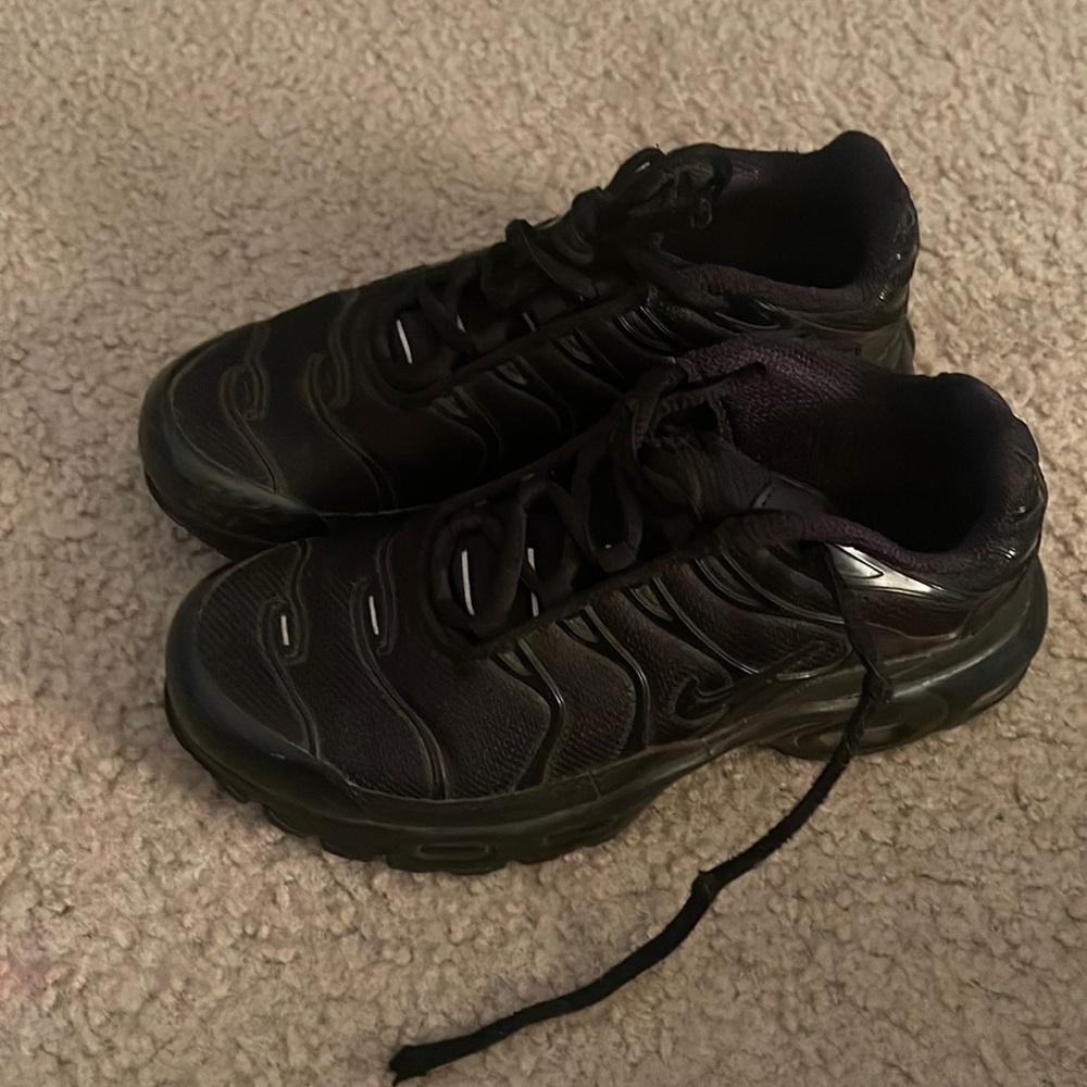 Nike Air Max Plus kids 2.5y